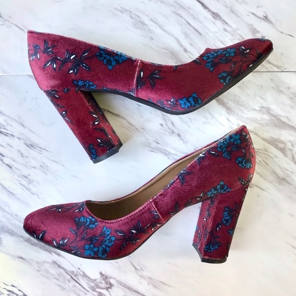 libby. edelman Shoes - Libby Edelman Burgundy Floral Velvet Heel